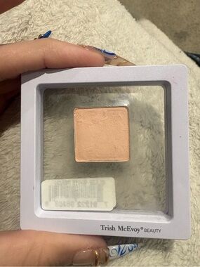 New Trish Mcevoy glaze single eyeshadow refill- white peach